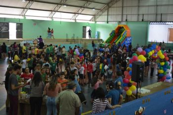 Farol realiza festa em homenagem as crianças