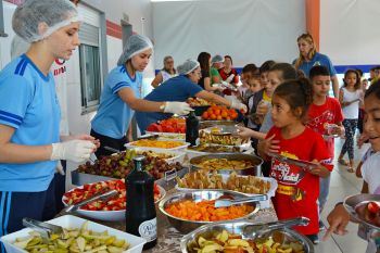 A Prefeitura municipal de Farol juntamente com a Secretaria de Educação, realizou nesta Quarta-feira dia 19, na Escola Casimiro de Abreu a comemoração da semana da alimentação saudável. 