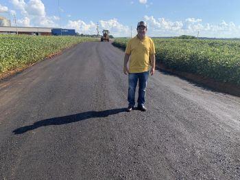 Prefeito Oclecio Meneses Acompanha Adequação com Fresado Asfáltico na Estrada que Divide Municípios de Farol e Araruna