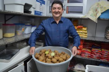 Prefeito Oclecio Meneses confere a qualidade da Merenda Escolar