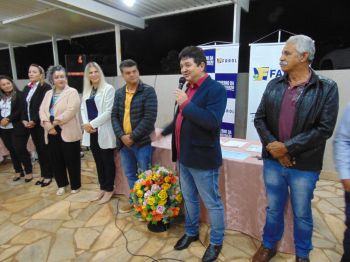 Qualifica Paraná: Prefeito Oclecio Meneses destaca importância  da geração de renda familiar em formatura de curso