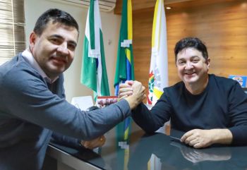 Prefeito Oclecio Meneses recebe representante da Casa Civil