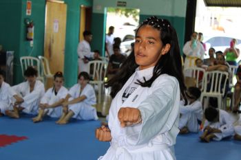 1º Festival Projeto Karaté contou com apresentações e encontro de famílias