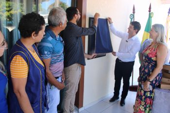 Nova sede da Secretaria de Educação é inaugurada  com entrega de notebooks para professores em Farol