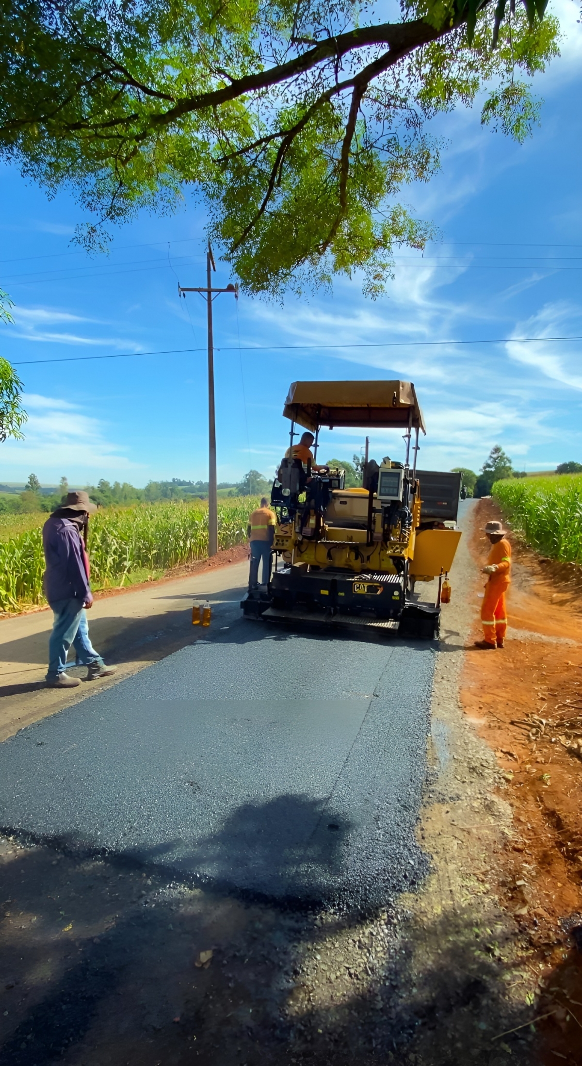 Grandes projetos de pavimentação de  estradas rurais são realizados